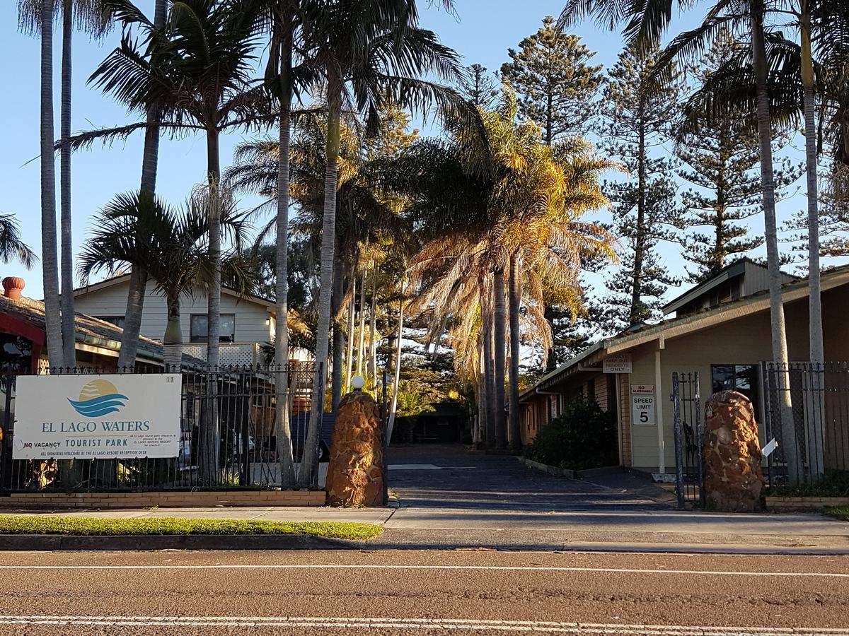 El Lago Tourist Park Entrance Exterior foto